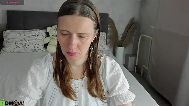 Snapshot of Kathrine-Meyer chatting on 06.27.26 Kathrine-Meyer online show from 06.27.26