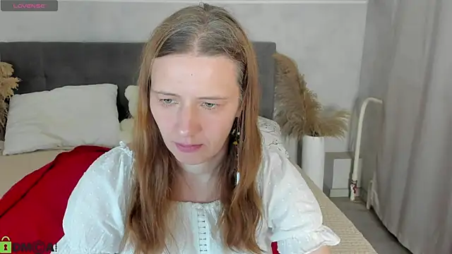 Snapshot of Kathrine-Meyer chatting on 07.11.26 Kathrine-Meyer online show from 07.11.26
