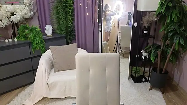 Snapshot of Lina_deels chatting on 06.18.26 Lina deels online show from 06.18.26