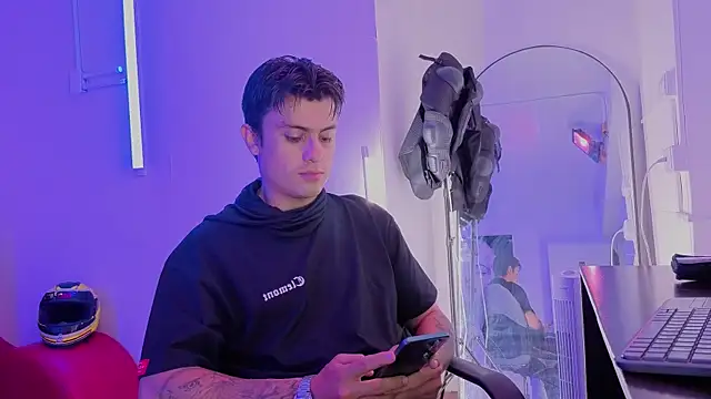 angel still  online show from 07.01.26