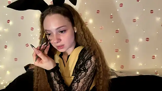 itskylieee online show from 07.02.26