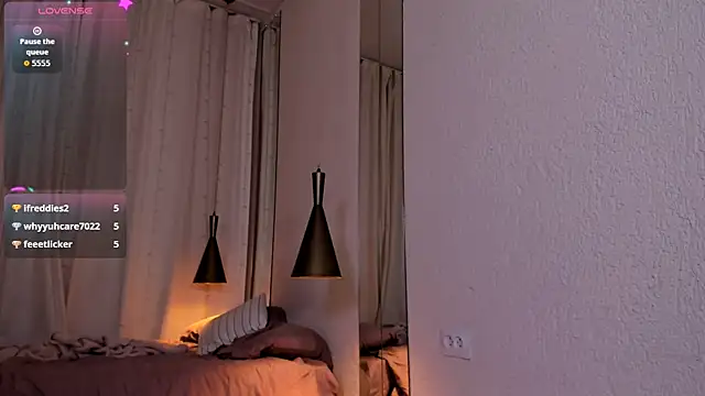 Veronika Blush online show from 08.03.26