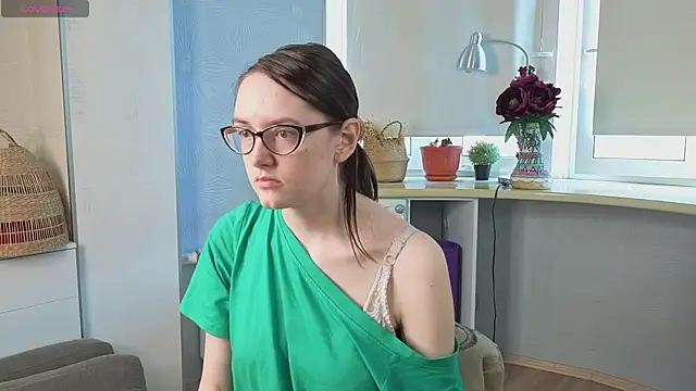 EstelaWeninger online show from 07.25.26