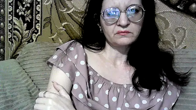 Snapshot of Dear_Annet chatting on 06.12.26 Dear Annet online show from 06.12.26