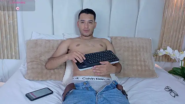 Thiago Stone1 online show from 07.12.26