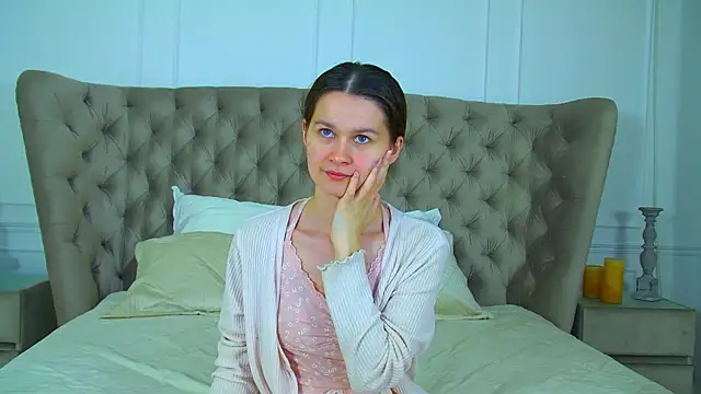 Snapshot of JuliettaTiffani chatting on 06.24.26 JuliettaTiffani online show from 06.24.26