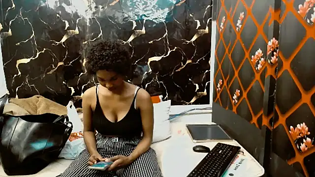 Snapshot of Caramelminxx_ chatting on 07.08.26 Caramelminxx online show from 07.08.26