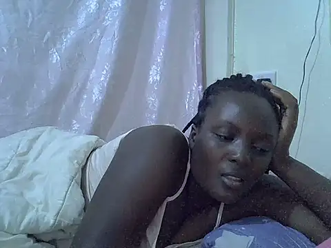 Snapshot of Hot-Zelinda chatting on 07.19.26 Hot-Zelinda online show from 07.19.26