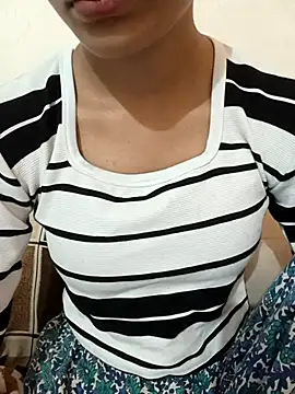 Snapshot of Nidhima-Singh chatting on 07.23.26 Nidhima-Singh online show from 07.23.26