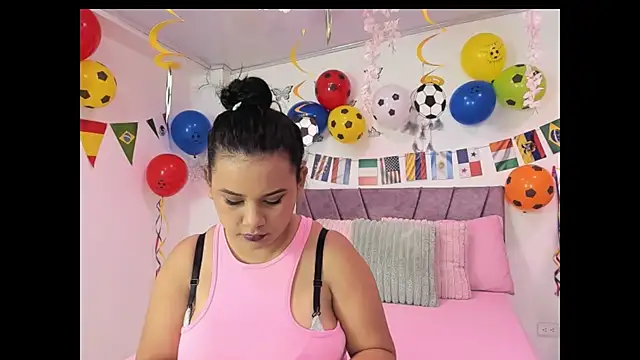 NahomyEvans online show from 07.03.26
