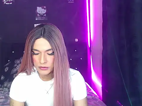 Snapshot of madame_kitty chatting on 06.16.26 madame kitty online show from 06.16.26