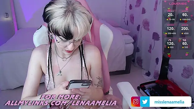 Snapshot of Lenas_Playroom chatting on 02.26.25 Lenas Playroom online show from 02.26.25