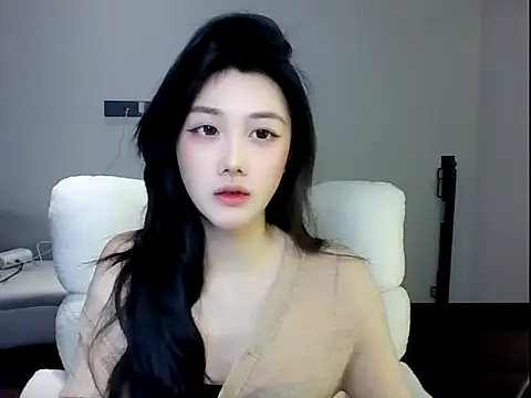 Snapshot of SylvieMaya chatting on 06.07.26 SylvieMaya online show from 06.07.26