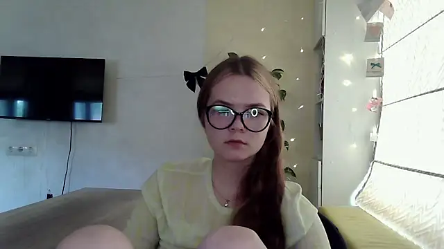 Snapshot of AvrilGillig chatting on 06.25.26 AvrilGillig online show from 06.25.26
