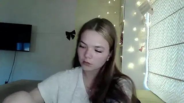 Snapshot of AvrilGillig chatting on 06.30.26 AvrilGillig online show from 06.30.26