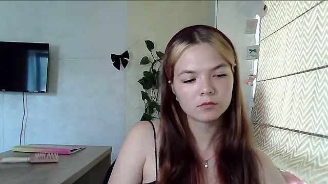 Snapshot of AvrilGillig chatting on 07.15.26 AvrilGillig online show from 07.15.26