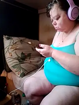 Snapshot of oksana72 chatting on 07.24.26 oksana72 online show from 07.24.26
