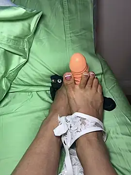 prettytoesfreak online show from 06.07.26