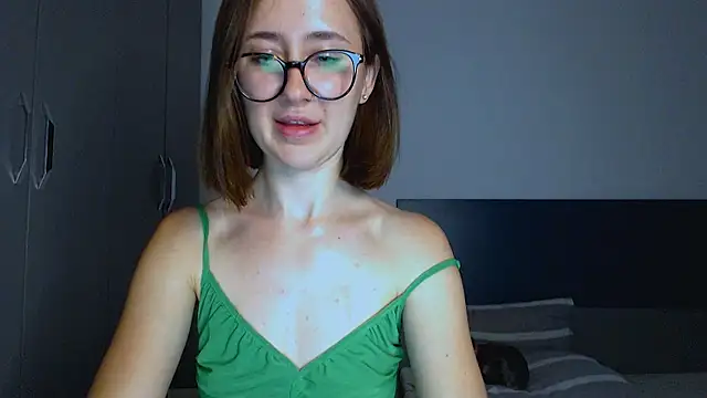 Snapshot of sofiacrystal chatting on 06.10.26 sofiacrystal online show from 06.10.26