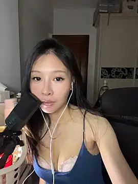 DouDou-2001 online show from 06.08.26