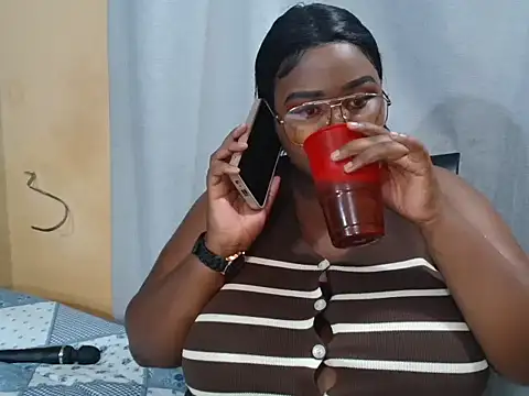 Snapshot of ChocolateChubbyx chatting on 06.13.26 ChocolateChubbyx online show from 06.13.26