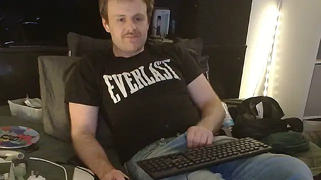 Snapshot of kinkyboipig chatting on 07.31.26 kinkyboipig online show from 07.31.26
