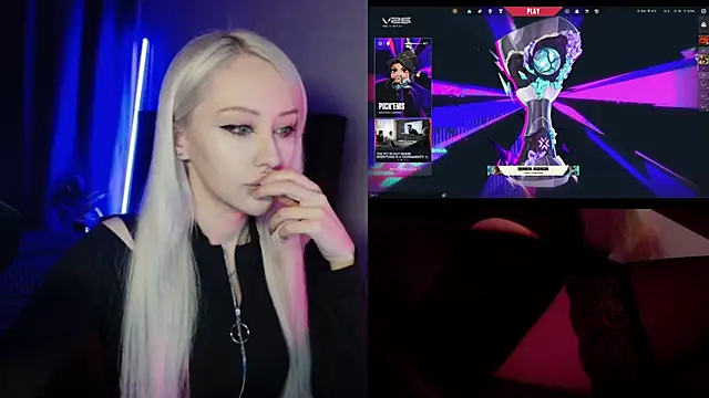 roxxyrowe online show from 06.22.26