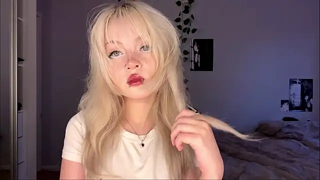 Velvets Vixens01 online show from 06.24.26
