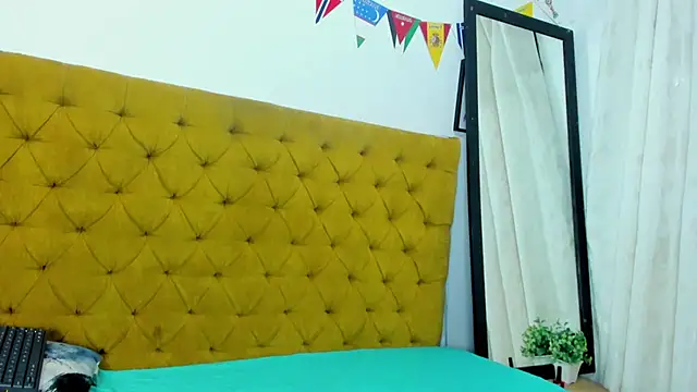 Daniela Spencerr online show from 07.06.26