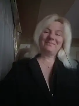 Snapshot of VikaRaine555 chatting on 06.18.26 VikaRaine555 online show from 06.18.26