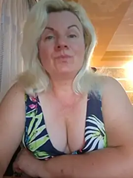 Snapshot of VikaRaine555 chatting on 07.17.26 VikaRaine555 online show from 07.17.26