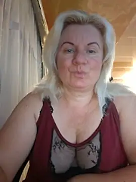 Snapshot of VikaRaine555 chatting on 07.22.26 VikaRaine555 online show from 07.22.26