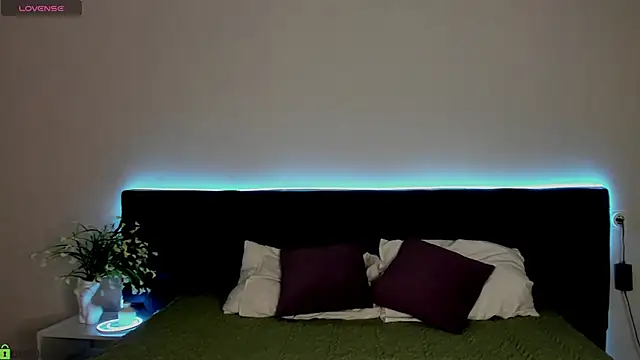 Velvet Kisss online show from 06.13.26