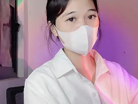 Snapshot of miumiubeauty chatting on 06.27.26 miumiubeauty online show from 06.27.26