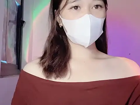 Snapshot of miumiubeauty chatting on 07.27.26 miumiubeauty online show from 07.27.26