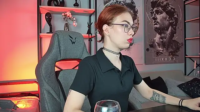 Snapshot of SeraphineDuskryn chatting on 07.04.26 SeraphineDuskryn online show from 07.04.26