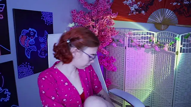 Snapshot of SeraphineDuskryn chatting on 07.13.26 SeraphineDuskryn online show from 07.13.26