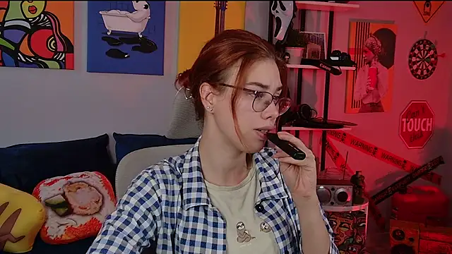 Snapshot of SeraphineDuskryn chatting on 07.20.26 SeraphineDuskryn online show from 07.20.26