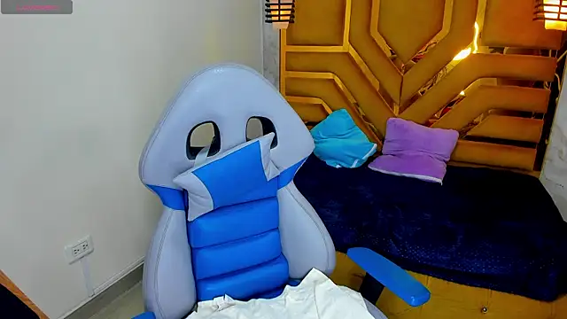 Violett Cinnamon online show from 07.08.26