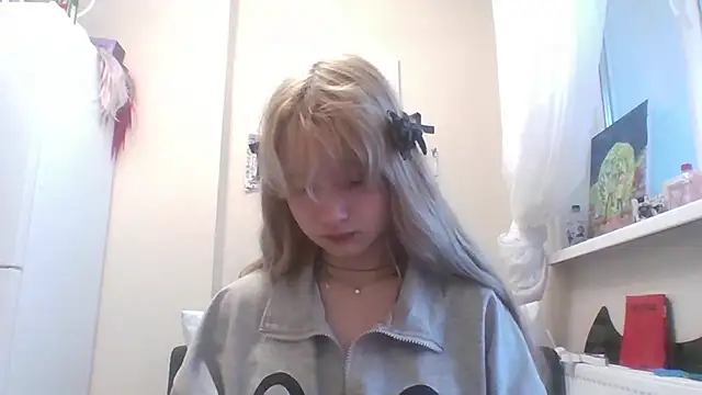 Snapshot of DinaKolter chatting on 06.30.26 DinaKolter online show from 06.30.26