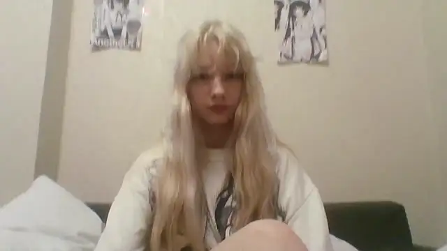 Snapshot of DinaKolter chatting on 07.03.26 DinaKolter online show from 07.03.26