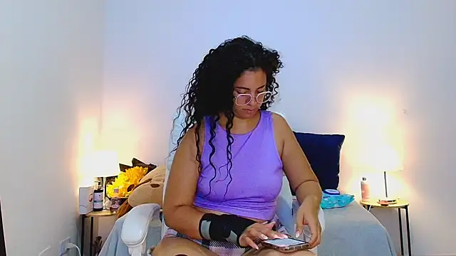 Isabella Sophia19 online show from 08.03.26