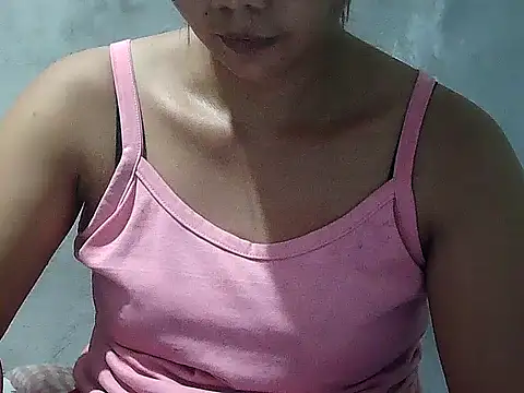Snapshot of mymommy69 chatting on 06.17.26 mymommy69 online show from 06.17.26
