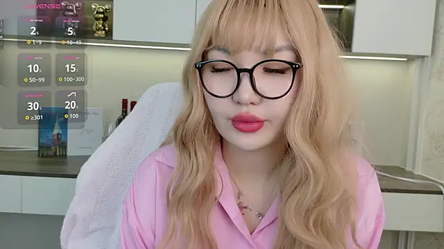 Snapshot of sakuraclover chatting on 06.26.26 sakuraclover online show from 06.26.26