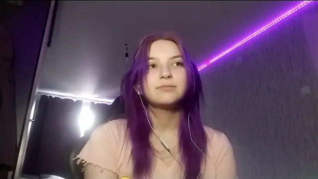 CaroylnOllhoff online show from 06.17.26