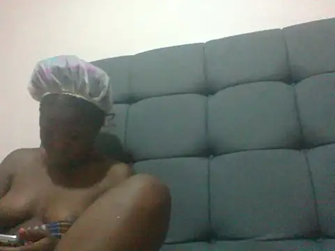 Snapshot of Black_prettty chatting on 07.18.26 Black prettty online show from 07.18.26