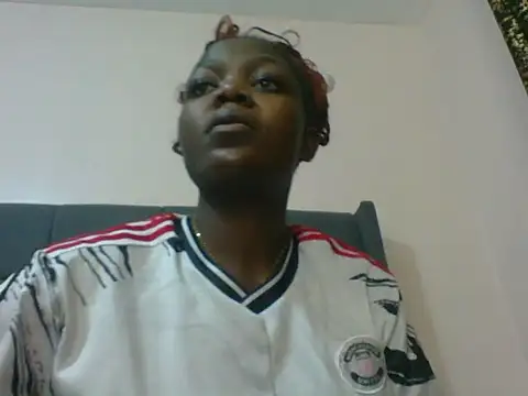 Snapshot of Black_prettty chatting on 07.21.26 Black prettty online show from 07.21.26