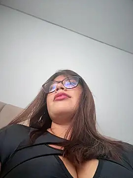 Saracalderon online show from 07.15.26