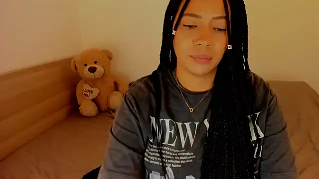 NicolePasqualott online show from 11.03.25