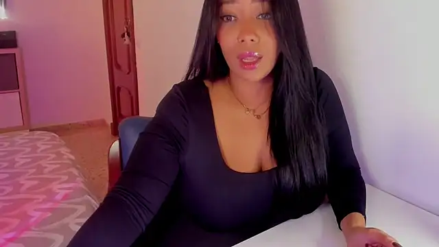 NicolePasqualott online show from 12.13.25